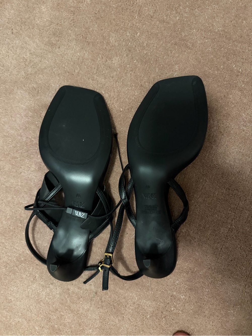 ZARA Black Square-Toe Thong Strap Sandals - Picture 3 of 3